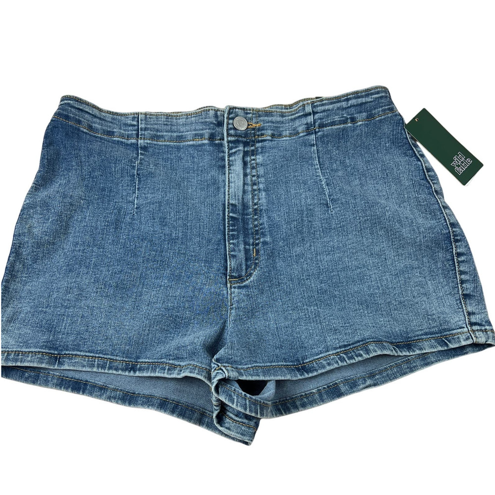 Wild Fable Women's Medium Wash Super-High Rise Jean Shorts - Size 14 - NWT